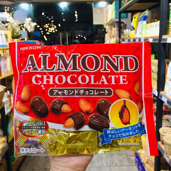 Sô cô la nhân hạnh nhân Almond Chocolate Nikkoh Nhật Bản 106g