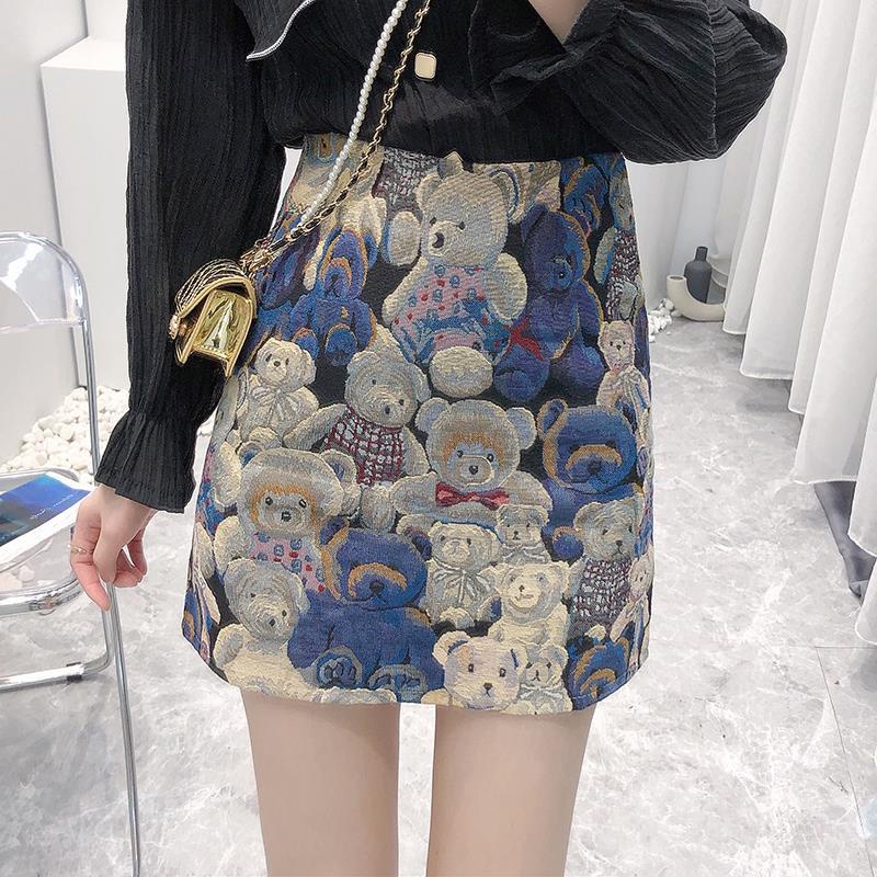 Chân váy chữ A eo cao họa tiết gấu dễ thương phong cách thời trang mùa hè cho nữ