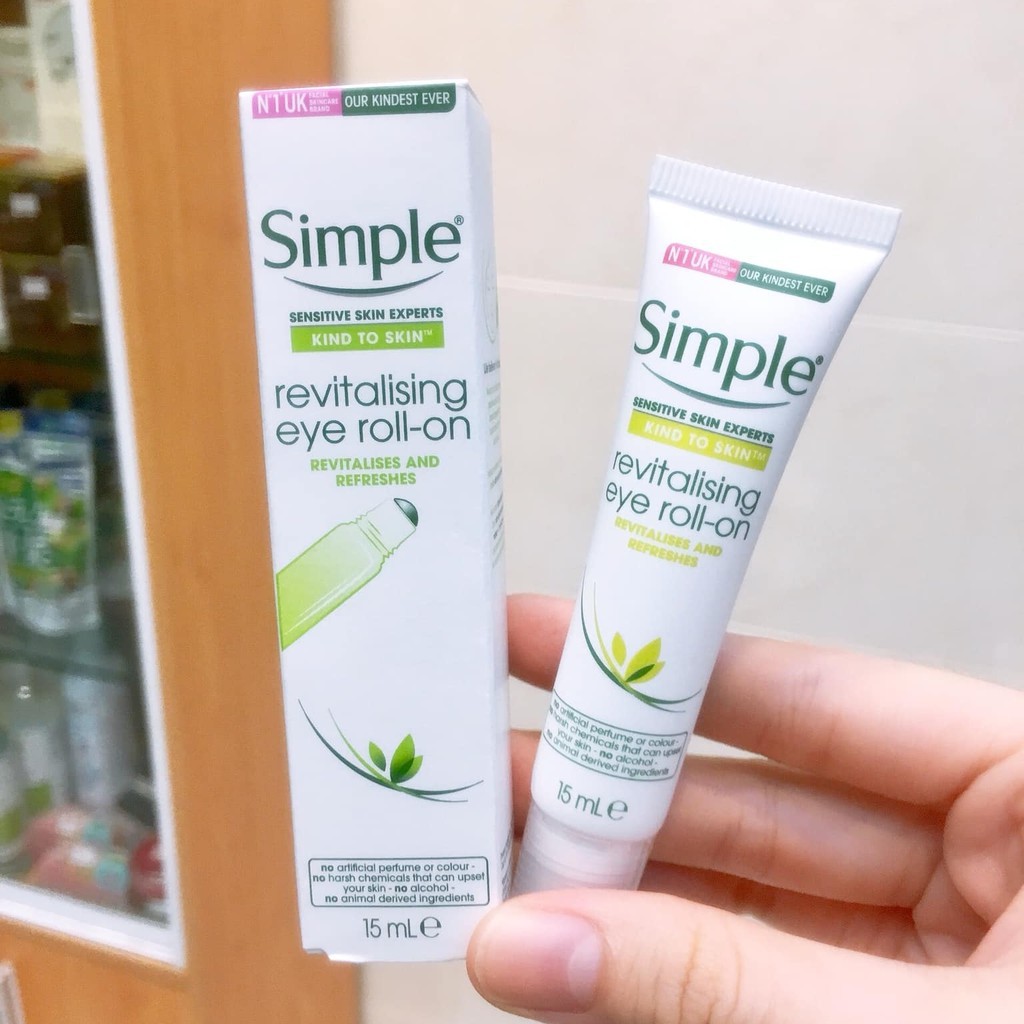 Tuýp Lăn Dưỡng Mắt Simple Kind To Eyes Revitalising Eye Roll On - Kem Giảm Thâm Mắt Simple - hangxachtaybaoanshop