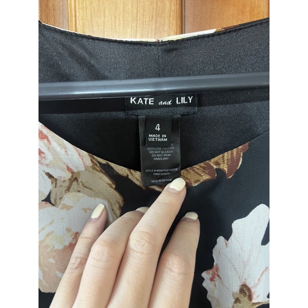 Váy Kate & Lily - Size 4 new k tag