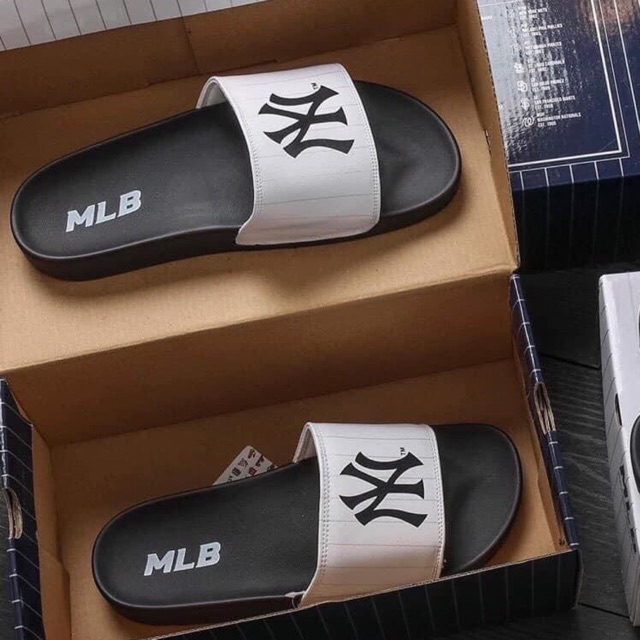 dép size 36-43 mang êm có 2 màu trắng đen