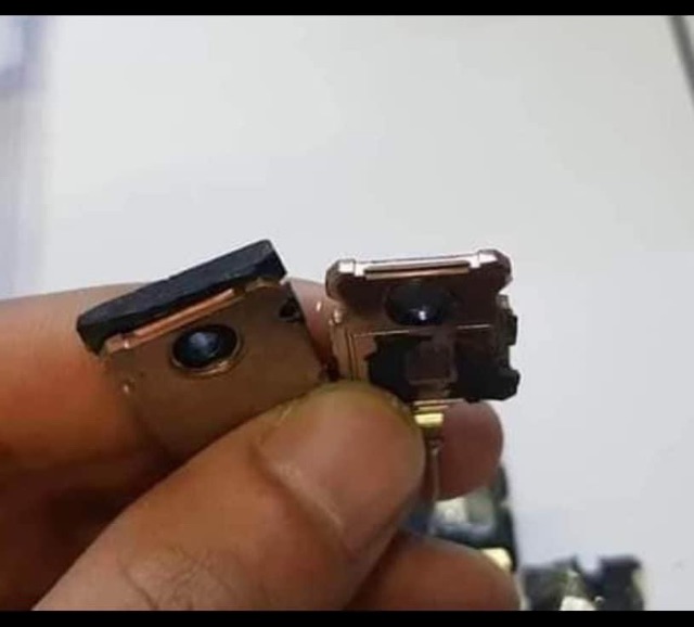 Cặp sò 2SC5200 và 2SA1943 tháo máy chân dài