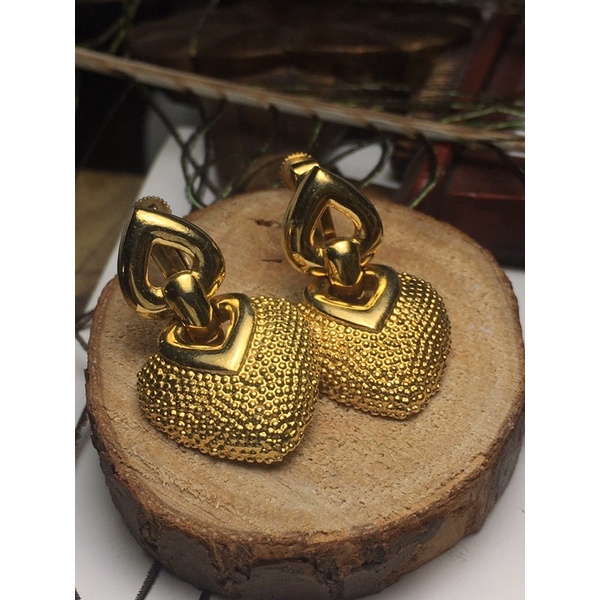 Bông tai kẹp vặn vintage trái tim kiểu tay nắm gõ cửa