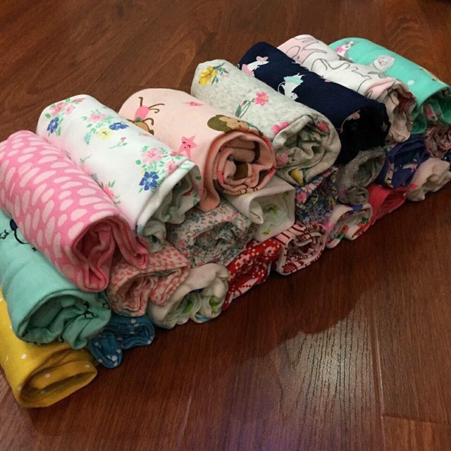 Quần chục bé gái, bé trai carter