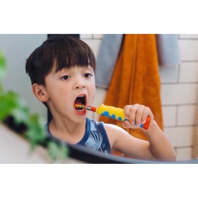 Bàn chải điện Oral-B kid cho bé 3T+ (không thay đầu)