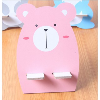 đế để điện thoại gỗ chuột hồng. hình shop tự chụp nha. mẫu đẹp y hình lun. đế điện thoại gỗ mẫu dễ thương nhe các bạn.