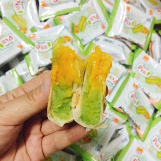 Bánh pía kim sa lá dứa Tân Huê Viên