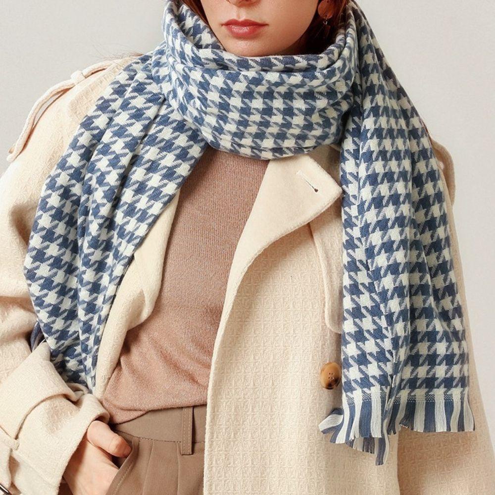 Khăn Choàng Cổ Dệt Kim Họa Tiết Kẻ Sọc Phối Tua Rua Thời Trang Cho Nữ