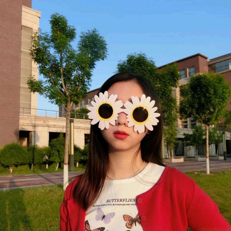 Mắt Kính Hoa Cúc Làm Đạo Cụ Chụp Ảnh Style Korea