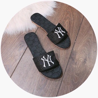 DÉP LÊ THÊU CHỮ NY