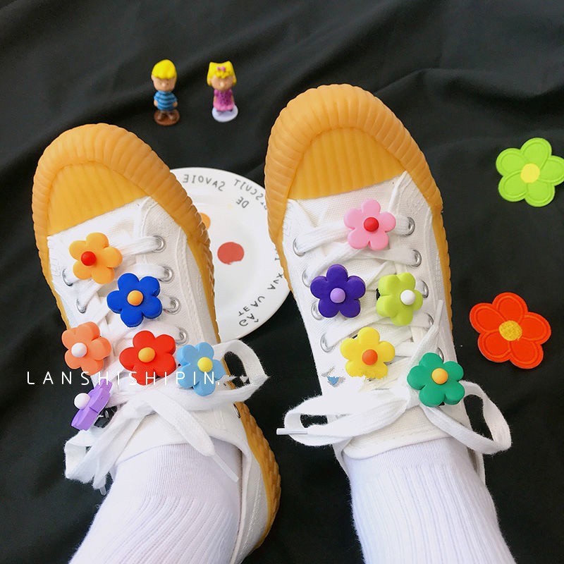 20701 Cài Áo Hình  Đính Hoa Nhiều Màu Xinh Xắn