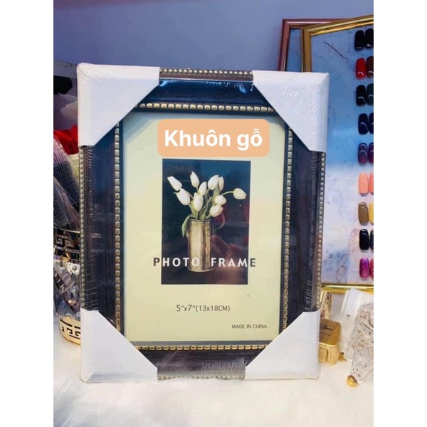 Khuôn gỗ trưng mẫu làm bảng Sơn-khuôn chụp ảnh nào