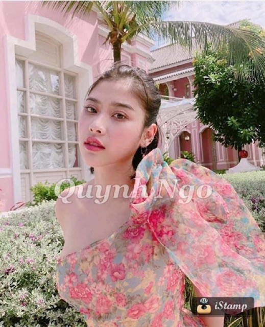 Váy Zara lệch vai