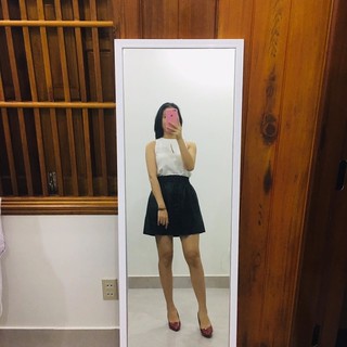 Áo cổ yếm sát nách, màu trắng, áo sơ mi, áo mặc trong áo vest (2hand)