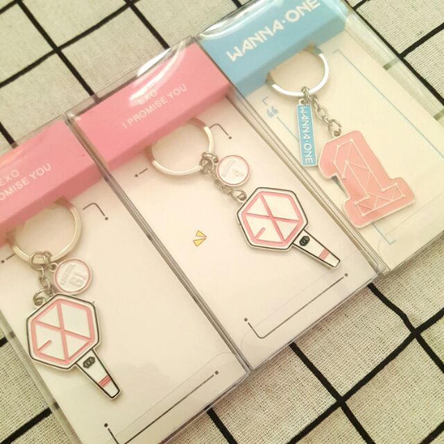 MÓC KHÓA EXO, WANNA ONE