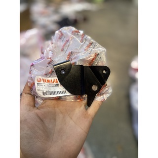 Pas gắn cục sạc xe yamaha spark 135fi
