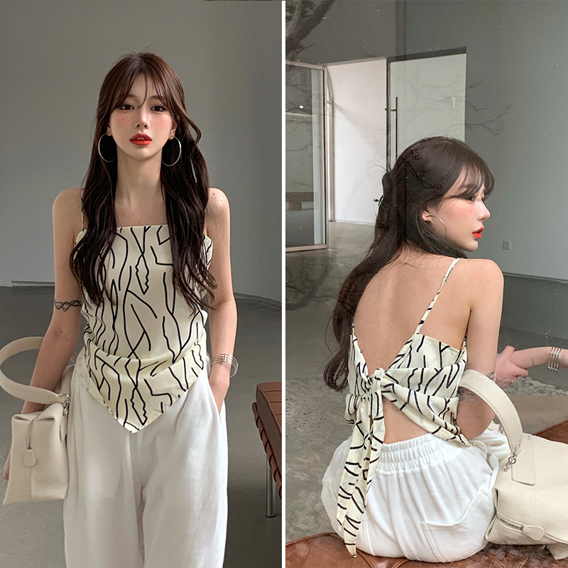 Áo không tay hở lưng phong cách gợi cảm dành cho nữ