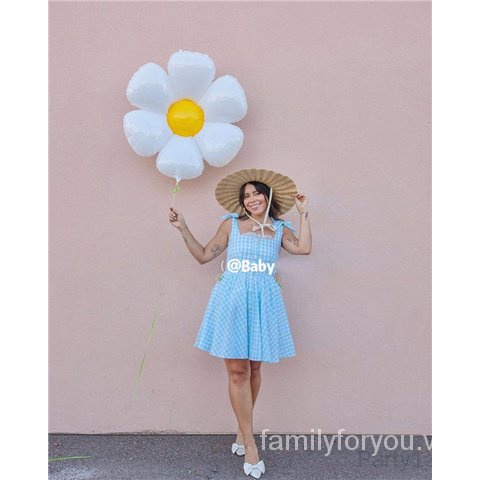 Bong bóng lá nhôm hình hoa cúc trắng dùng trang trí tiệc sinh nhật