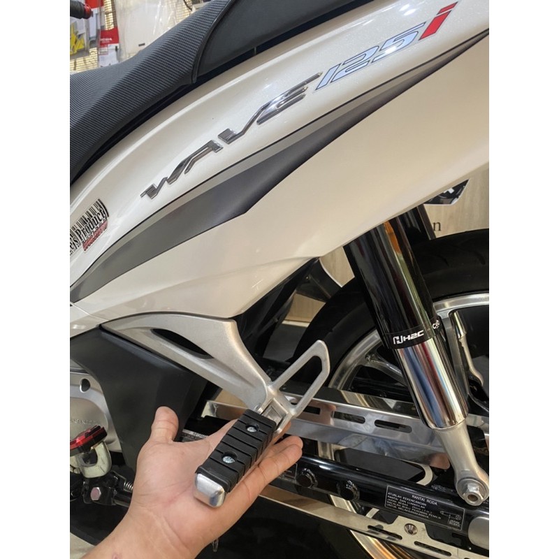 Gác chân sau cánh chim