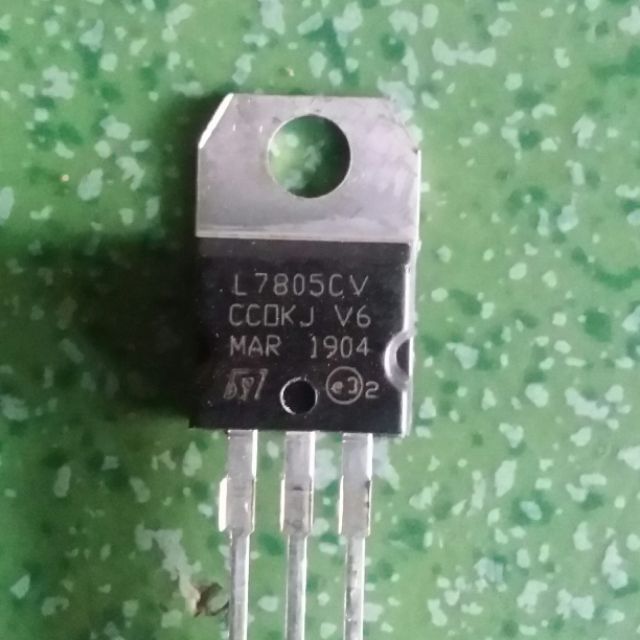 10 CHIẾC LM7805 ZIN