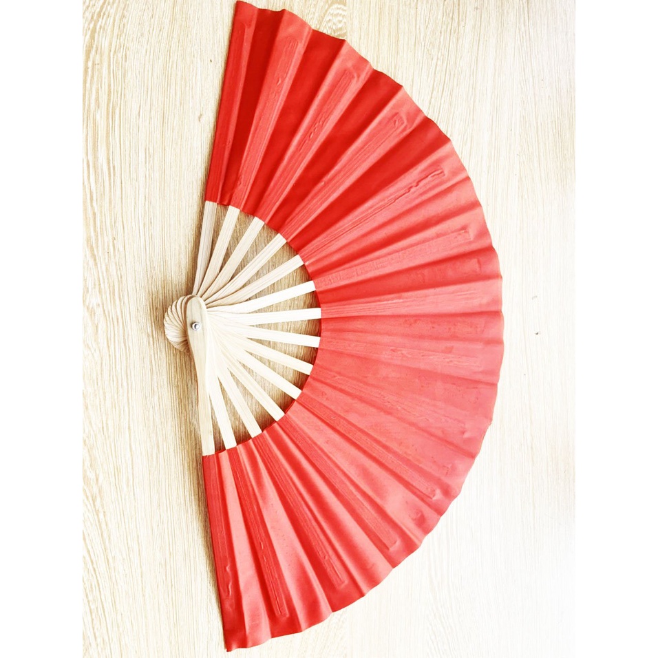 Quạt vải lụa xếp,viết chữ thư pháp truyền thống Việt Nam dài 32cm