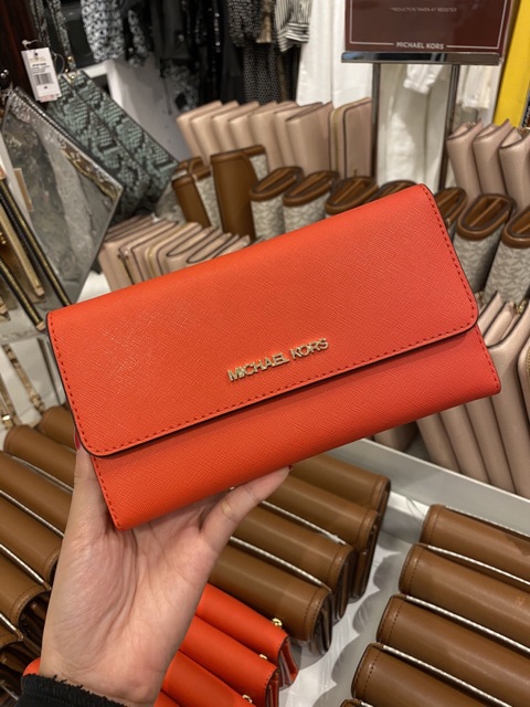 Ví dài cầm tay MK