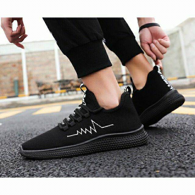 Giày thể thao nam màu đen phong cách trẻ trung năng động( bền- rẻ- đẹp- thời trang) | BigBuy360 - bigbuy360.vn