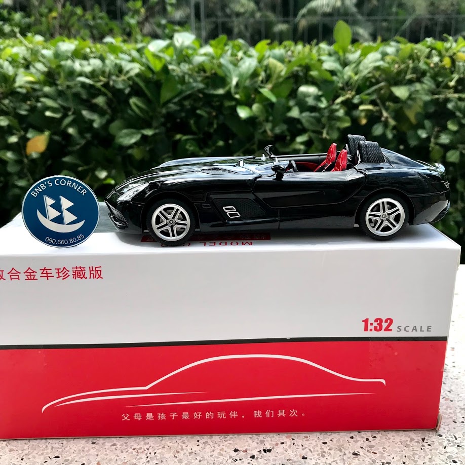 Mô hình xe 1:32 Mercedes-Benz SLR Stirling Moss