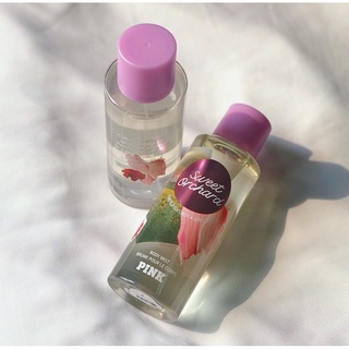 Xịt thơm 𝗩𝗜𝗖𝗧𝗢𝗥𝗜𝗔'𝗦 𝗦𝗘𝗖𝗥𝗘𝗧 Pink Sweet Orchard 250ml