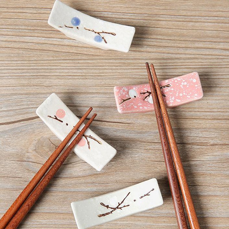 Đế sứ gác đũa hình bông tuyết dễ thương