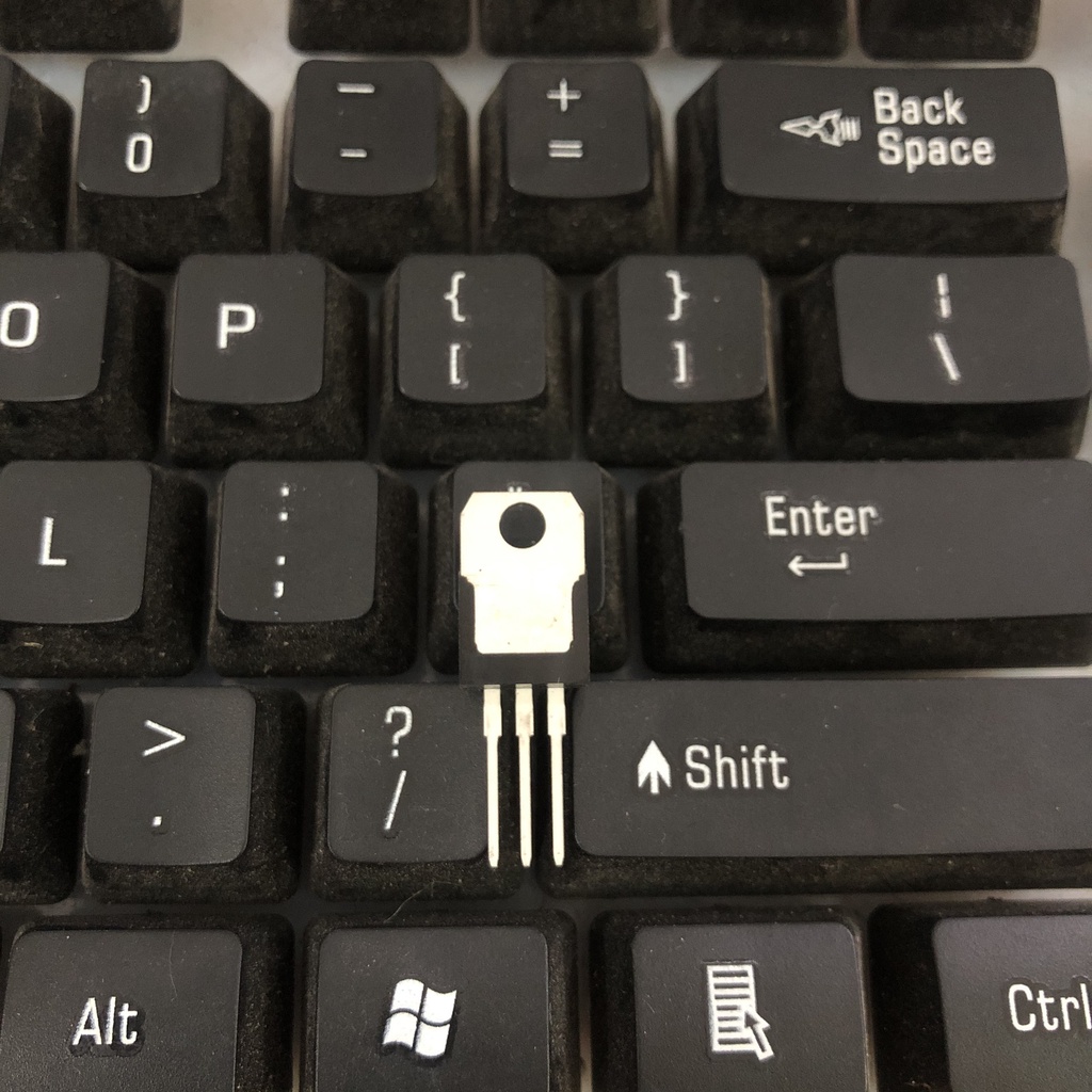 Triac BTA16 800B 800V.