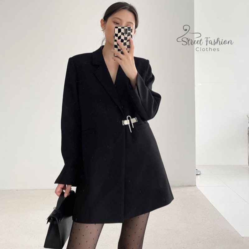 Áo khoác blazer khoá cài kim loại độc đáo