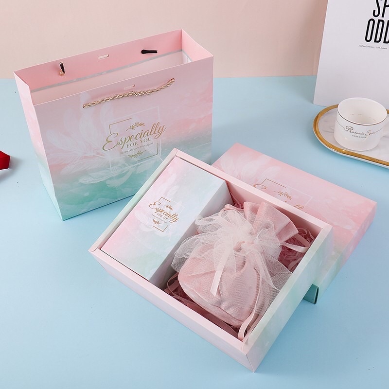Set túi và hộp đựng quà lông vũ siêu xinh