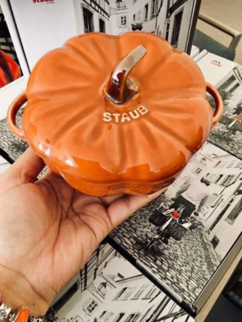 ẤU SỨ QUẢ BÍ NGÔ STAUB size 12cm & 15cm
