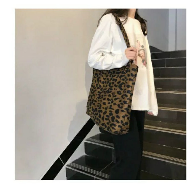 Tote Full họa tiết da beo