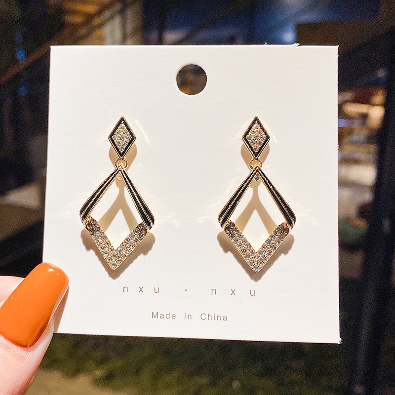 Bông Tai Thiết Kế Đơn Giản Thời Trang Thu Đông