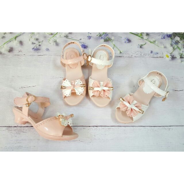 Giày sandal gót 3p xinh xắn