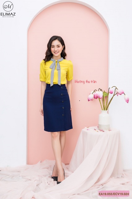 Chân váy công sở phối cúc sườn dài đến gối | BigBuy360 - bigbuy360.vn