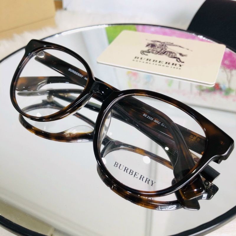Kính Burberry