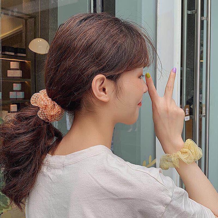 Scrunchies, Dây buộc tóc vải voan họa tiết caro