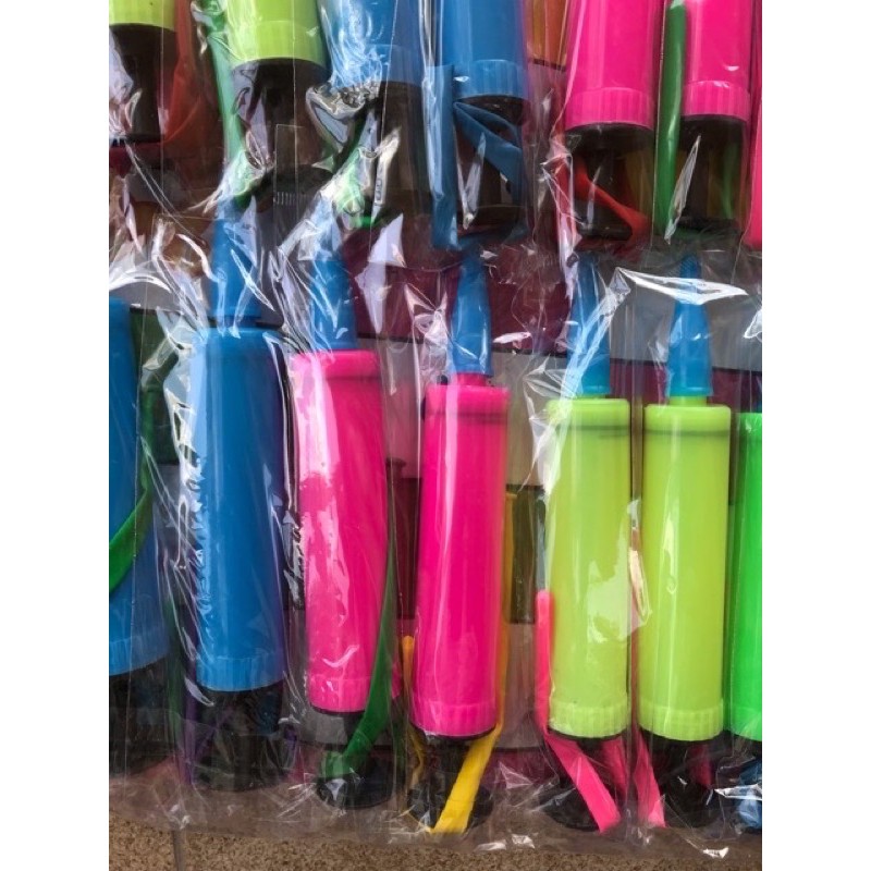 sỉ vỉ 20 bộ bơm bóng kèm 1 quả bóng giun