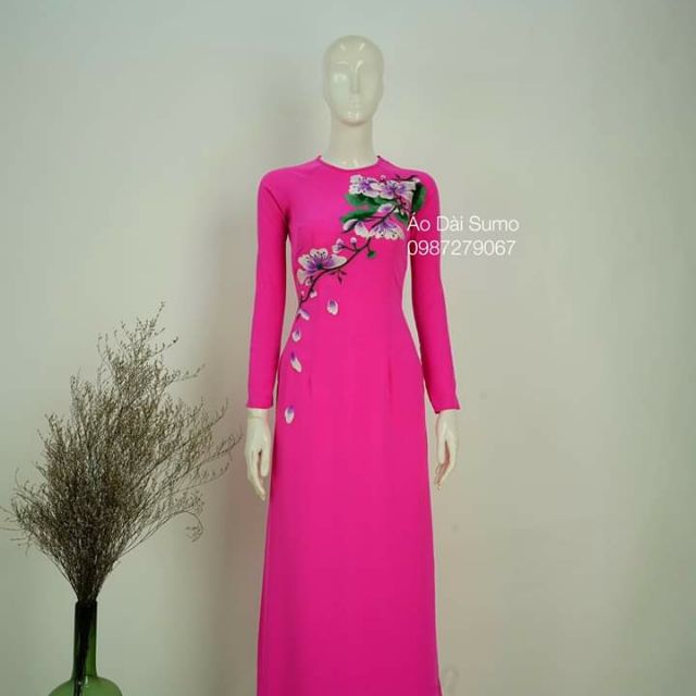 Áo dài lụa thêu tay