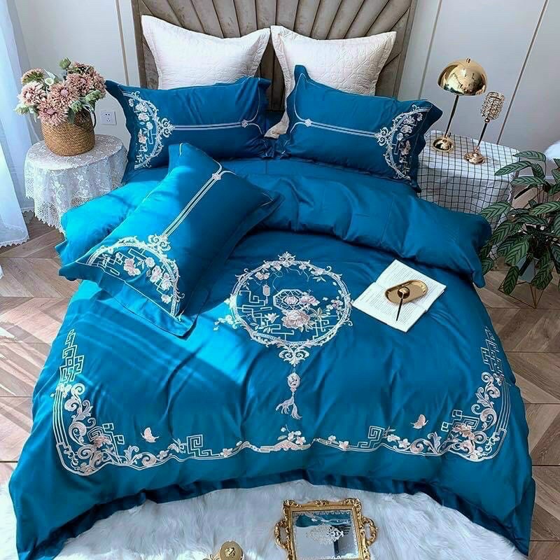 Bộ Chăn Ga Gối Lụa Thêu🌸Bear Bedding🌸Cao Cấp (7 món)Ga Trần Bông Hoạ Tiết Hoàng Gia Sang Trọng Tinh Tế🌸