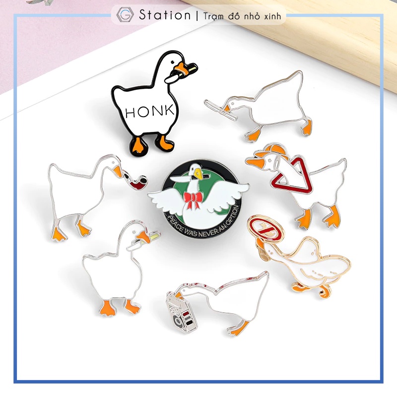 Pin cài áo vịt trắng United Goose Game - GC192
