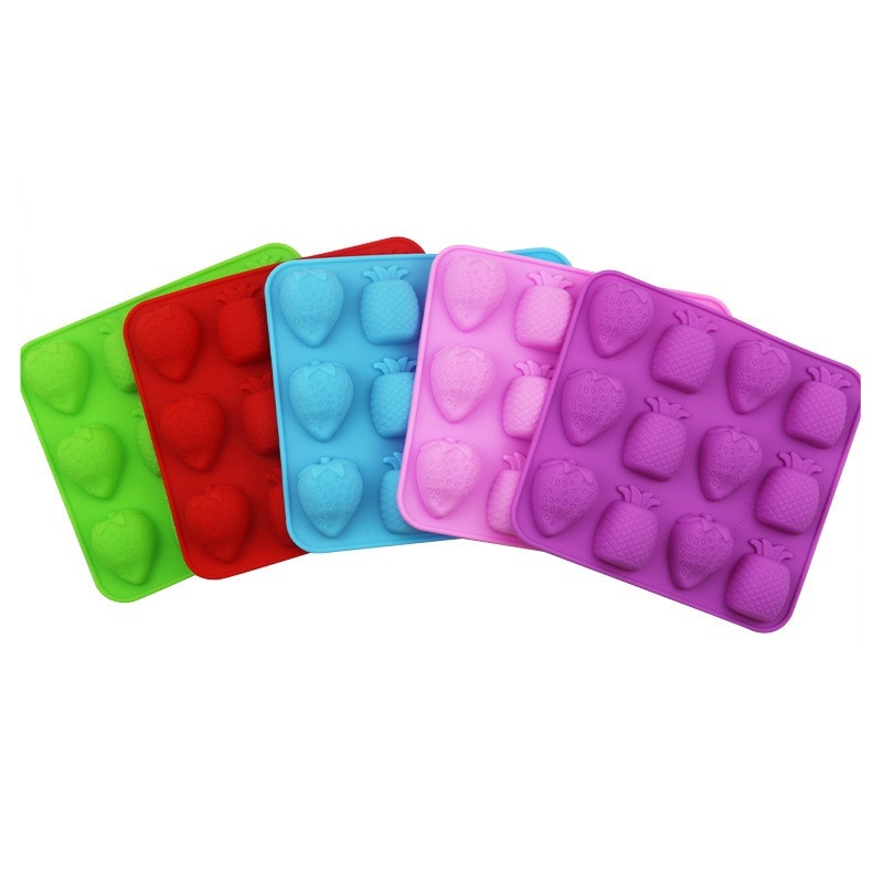 Khuôn Silicone Làm Bánh Tạo Hình Quả Dứa / Dâu 3D Độc Đáo Tiện Dụng
