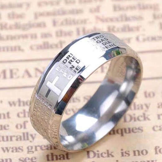 Nhẫn Thép Titan Hình Thánh Giá Và Kinh Thánh
