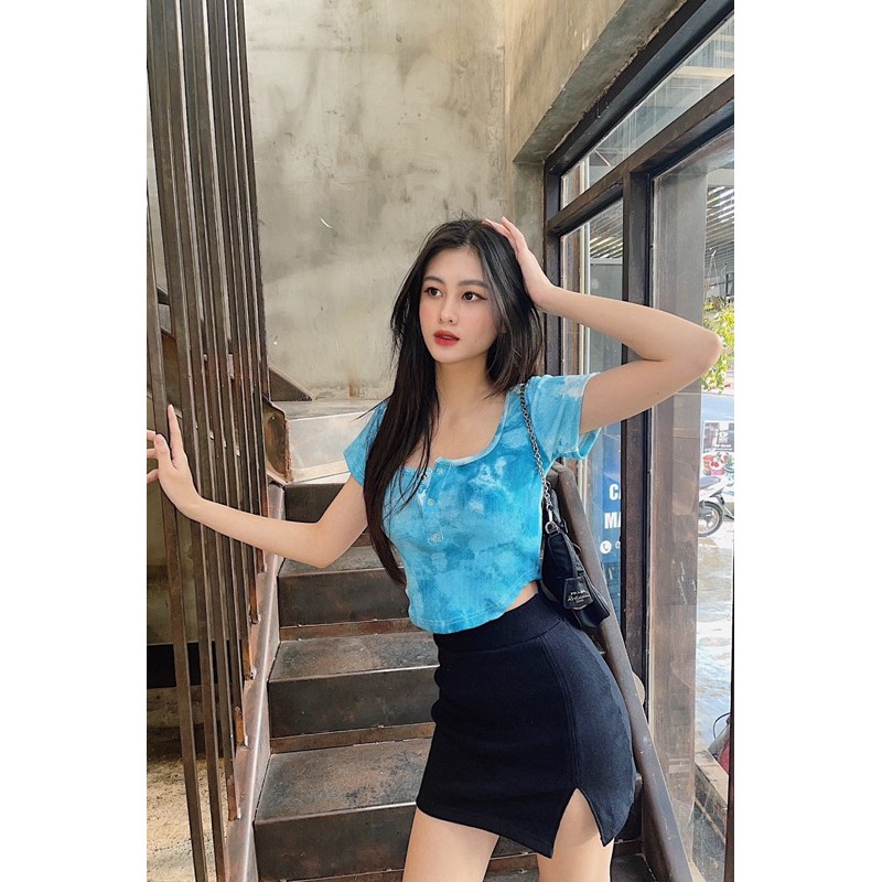 Áo cổ vuông nút bấm TN