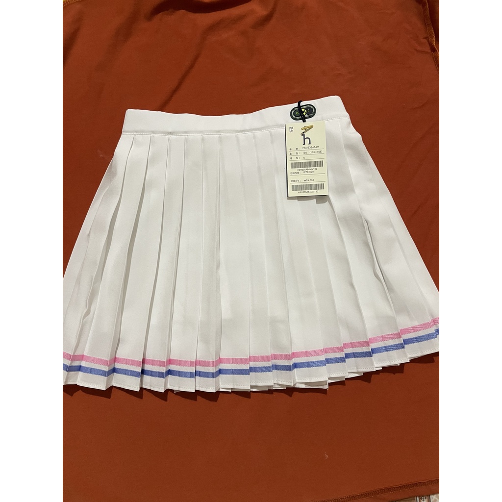 Chân váy xếp ly