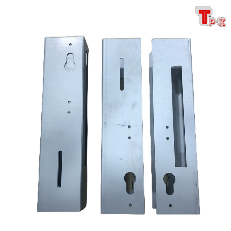1 cái Dưỡng Khoét Khóa Xingfa loại đẹp giúp khoét lỗ khóa chuẩn xác