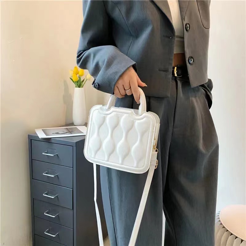 Retro Túi đeo chéo hình vuông nhỏ gọn phong cách retro chất lượng cao cho mùa xuân và mùa hè 2022